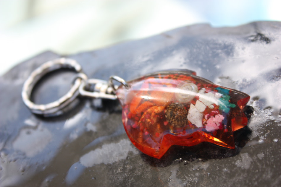 Aloha Shirt Keychain w/ Inlay Sea Life - Orange Aloha Shirt Keychain w/ Inlay Sea Life - Orange